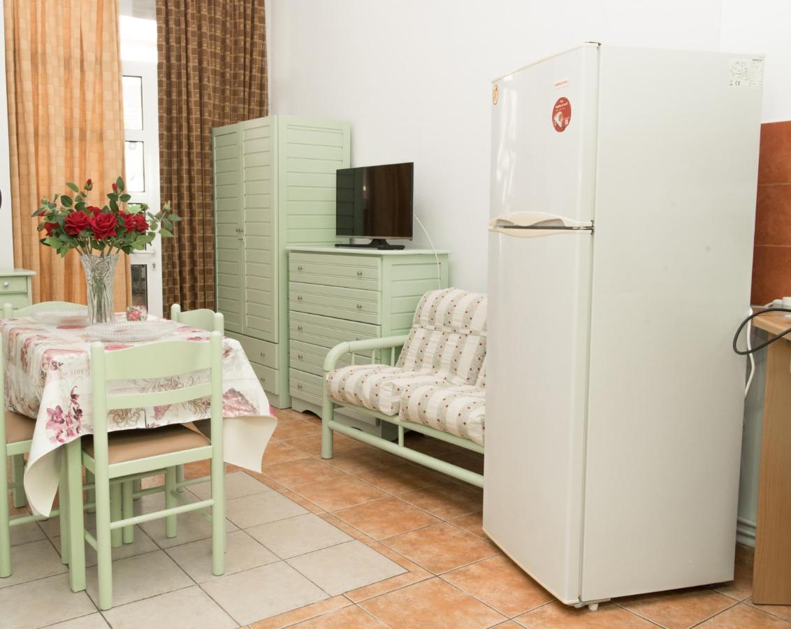 Stavros Studio Apartment In Kosz Kültér fotó